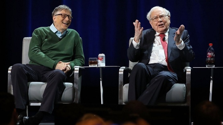 Bill Gates và Warren Buffett là bạn thân suốt 25 năm qua. Ảnh: Getty Images.